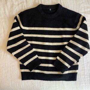 Uniqlo Kids Navy and White Sweater